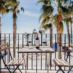 letmalaga-pedregalejo-suites.es-andalucia.com/